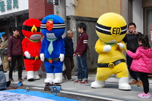 たまらず遊びだすぽんぽん